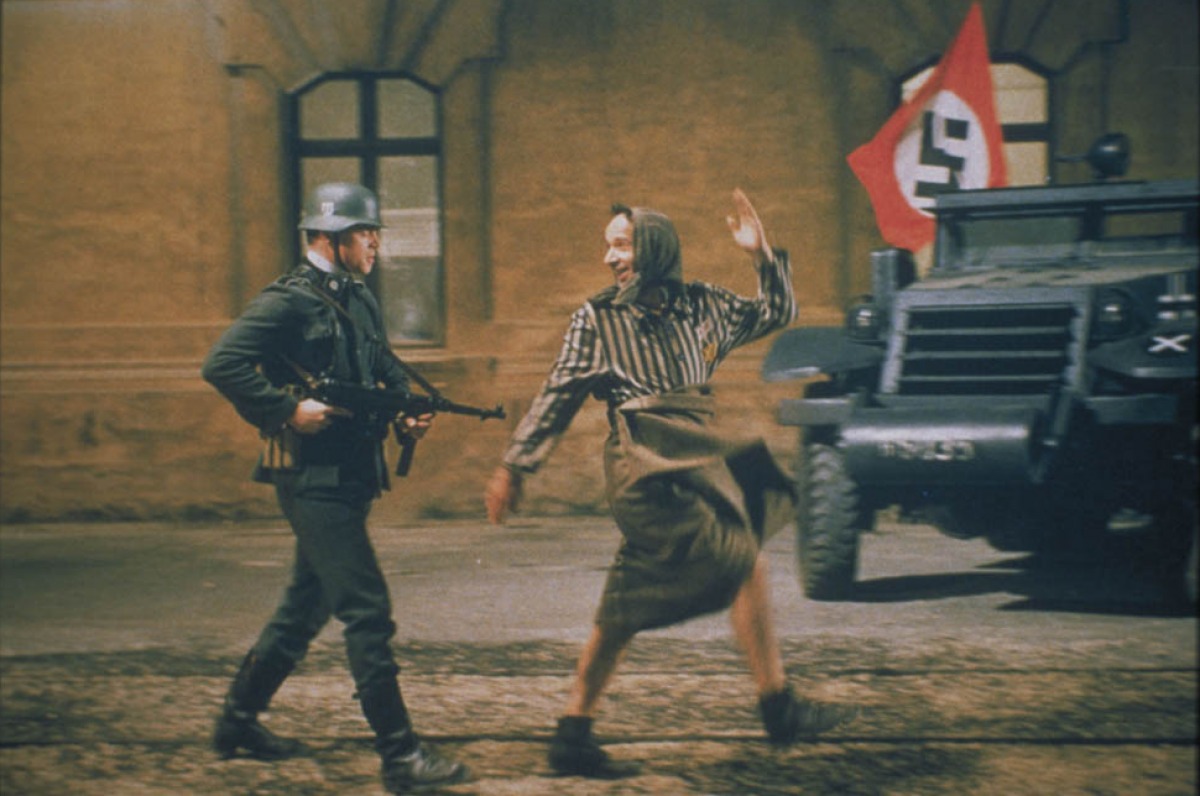 Кадры из Жизнь прекрасна (1997)