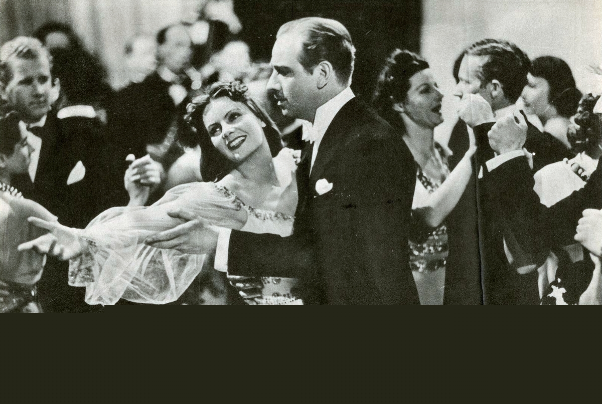 Кадры из Ниночка (1939)