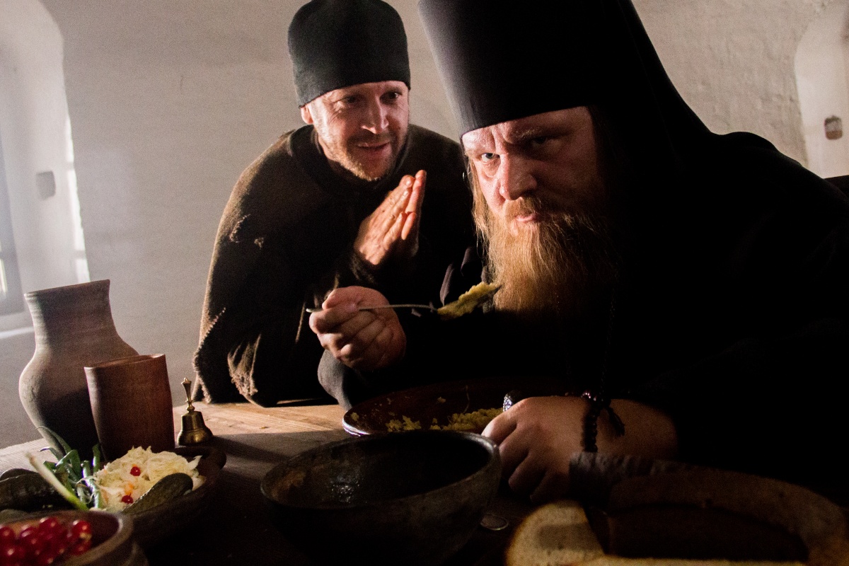 Кадры из Монах и бес (2016)