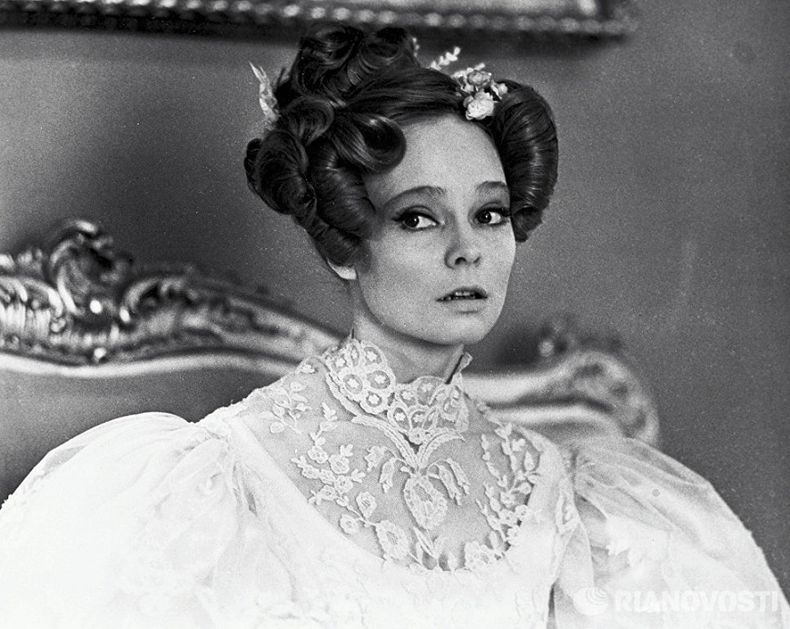 Кадры из Красное и черное (1976)