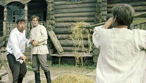 Кадры из Тени исчезают в полдень (1972)