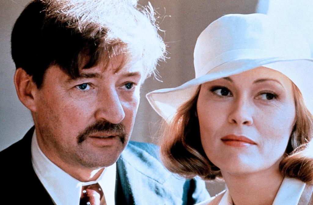 Кадры из Путешествие отверженных (1976)