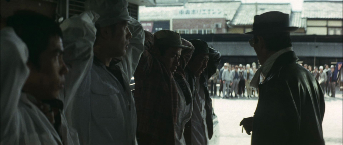Кадры из Полицейские против бандитов (1975)
