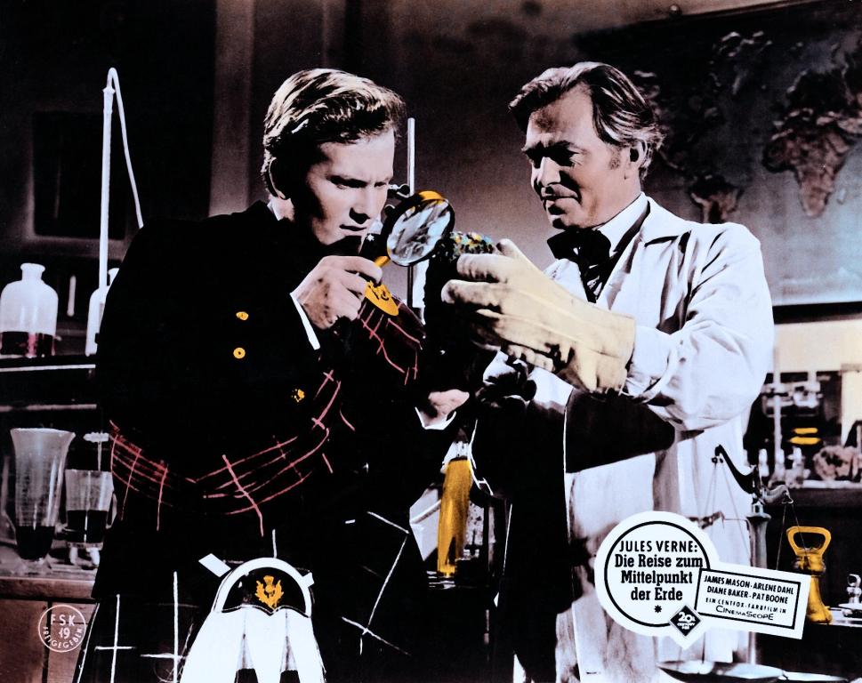 Кадры из Путешествие к центру Земли (1959)
