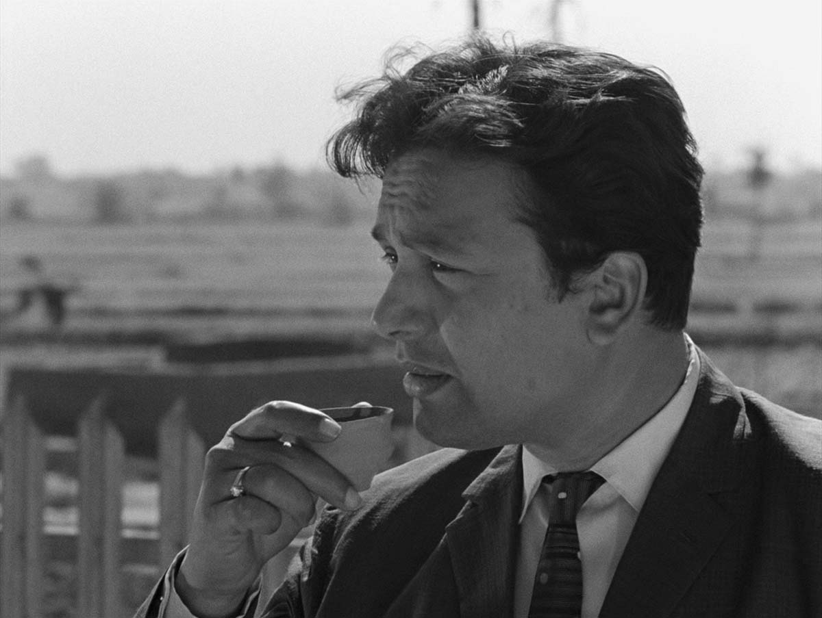 Кадры из Герой (1966)