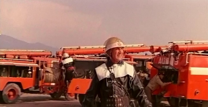 Кадры из Тревожное воскресенье (1983)