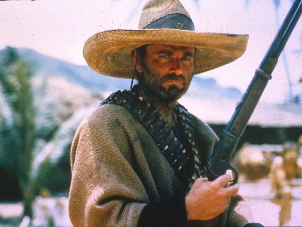 Кадры из Джанго 2: Возвращение (1987)