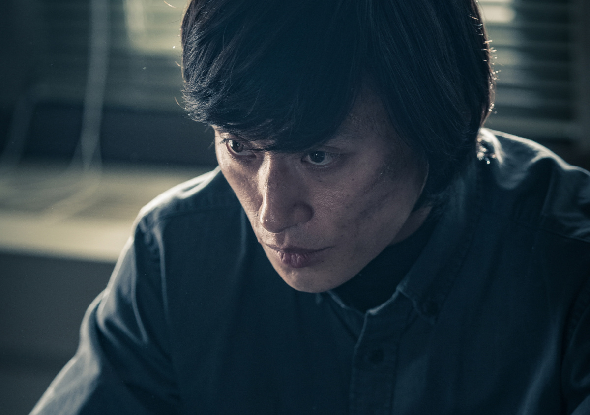 Кадры из Гангстер, коп и дьявол (2019)