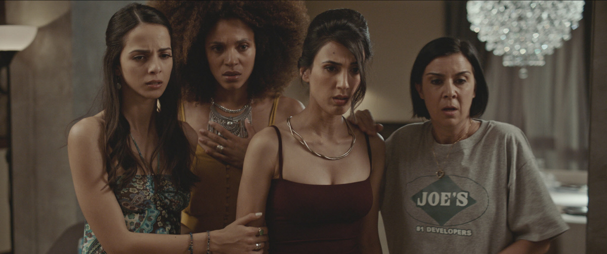 Кадры из Счастливые времена (2019)