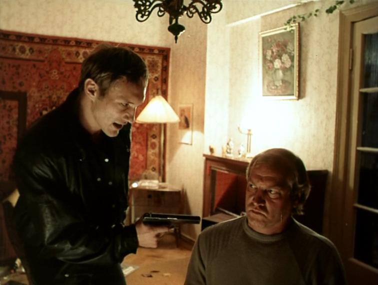 Кадры из За последней чертой (1992)