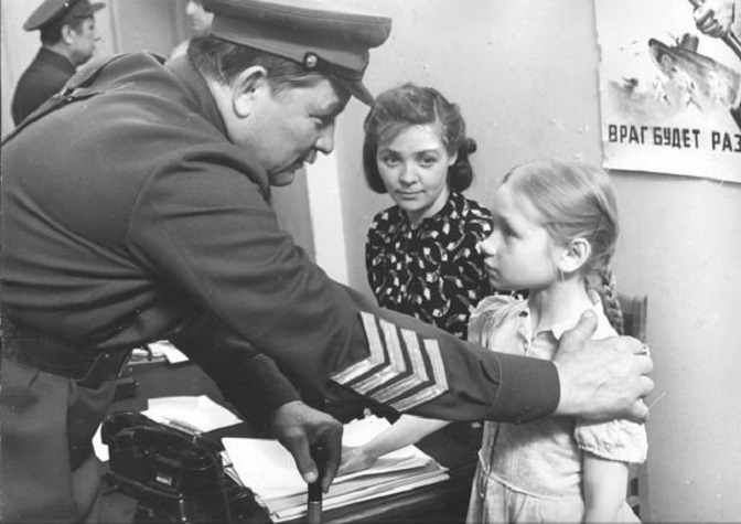 Кадры из Говорит Москва (1986)