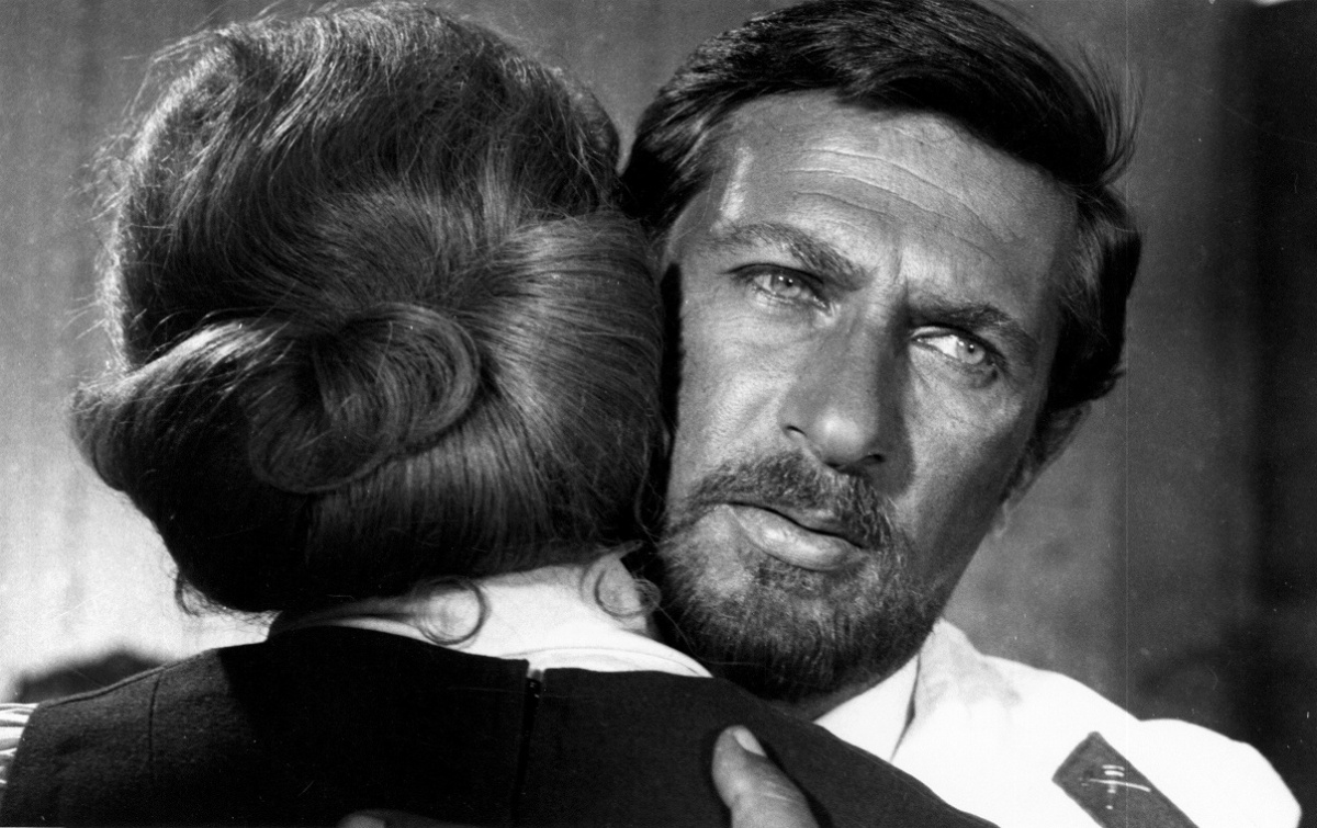 Кадры из Преждевременный человек (1973)