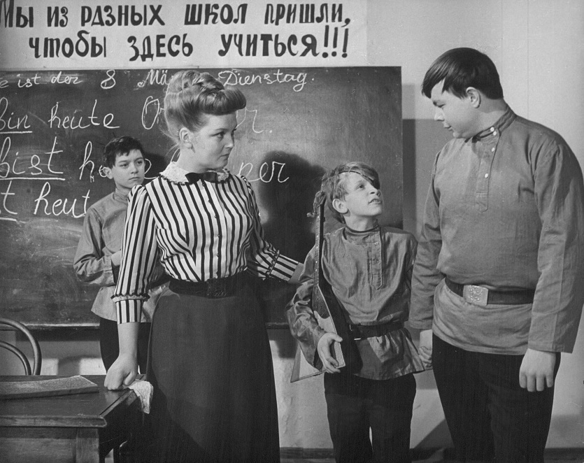 Кадры из Республика ШКИД (1966)