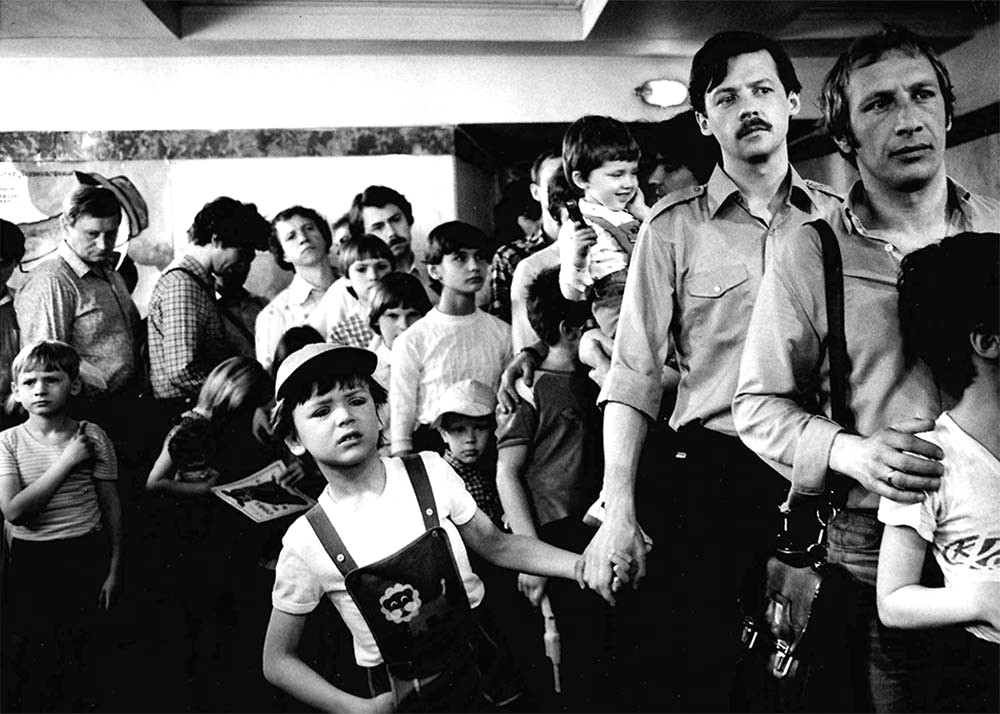 Кадры из Воскресный папа (1986)