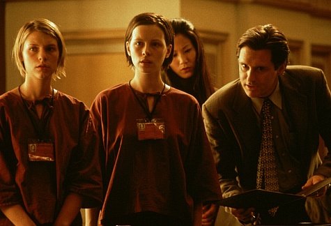 Кадры из Разрушенный дворец (1999)