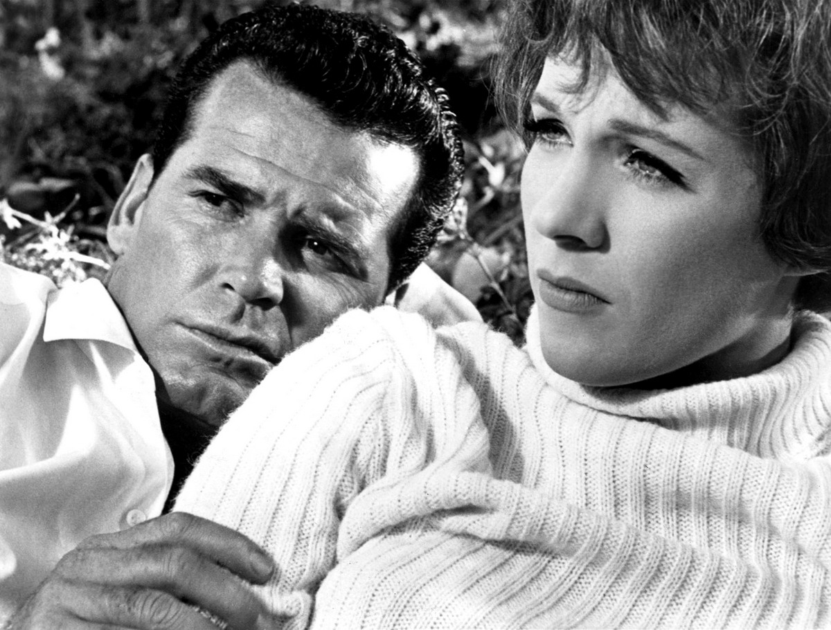 Кадры из Американизация Эмили (1964)