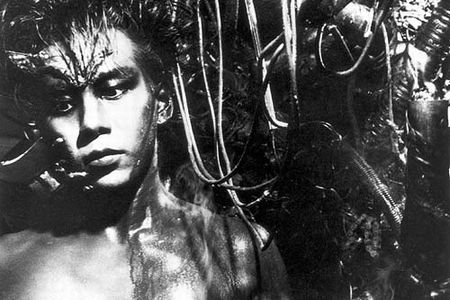Кадры из Тэцуо, железный человек (1989)