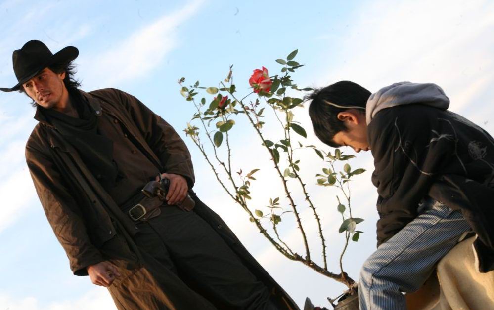 Кадры из Сукияки Вестерн Джанго (2007)