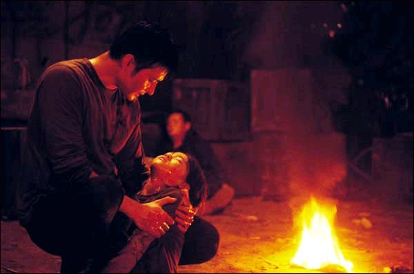 Кадры из 2009: Стёртая память (2002)