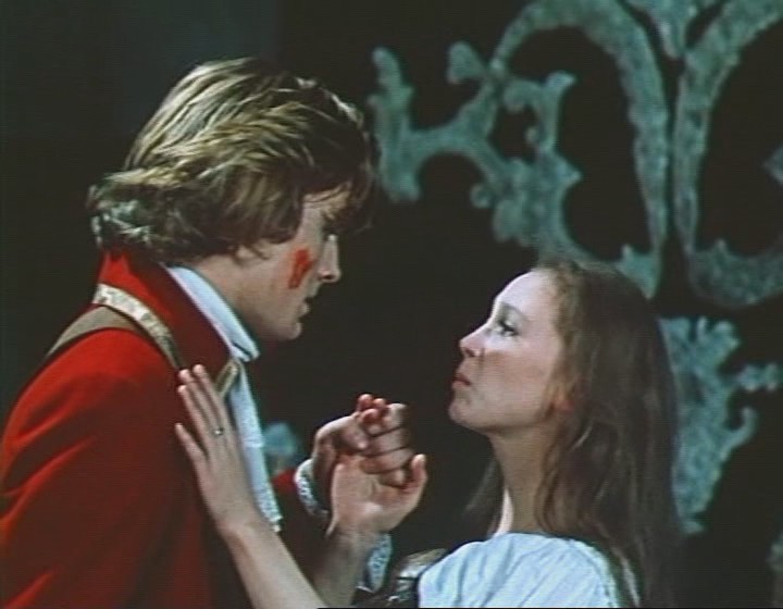 Кадры из Стакан воды (1979)