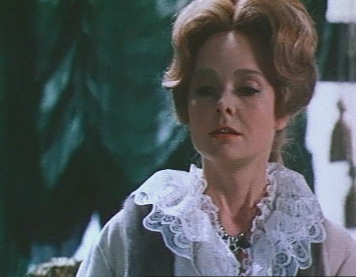 Кадры из Стакан воды (1979)