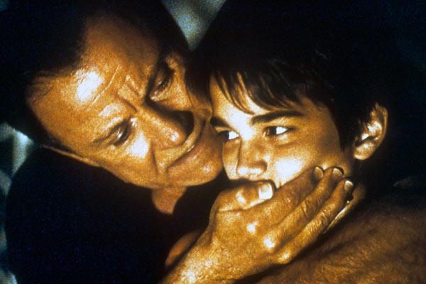 Кадры из Гиностра (2002)