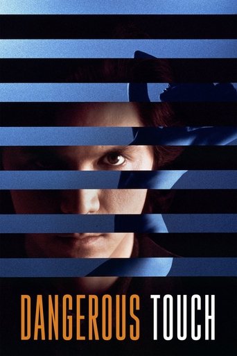 Смотреть Опасное прикосновение онлайн в HD качестве 720p